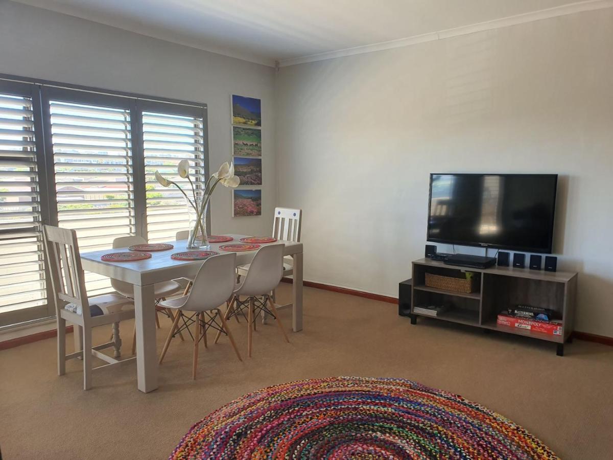 Albatross Guesthouse Langebaan Kültér fotó